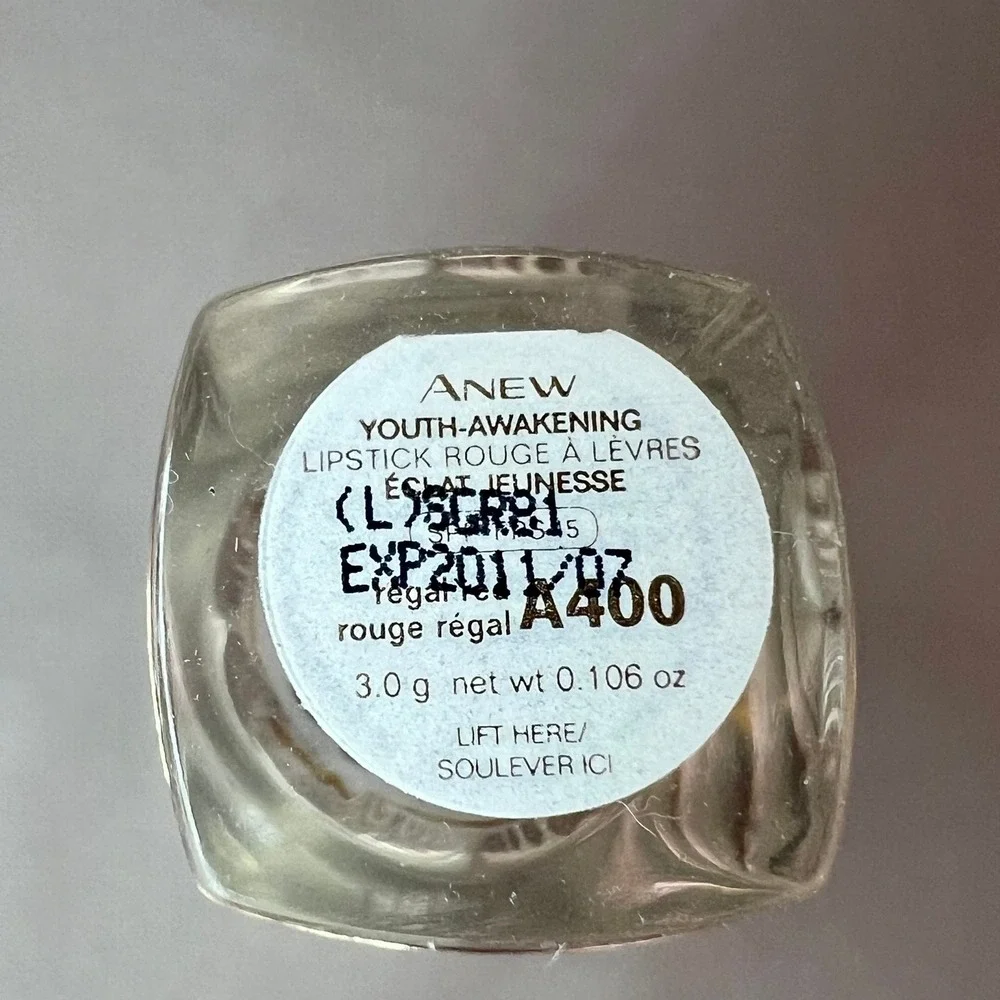 Avon Anew Youth-Awakening Lipstick Regal Red A400 SPF 15 3.0g New No Box